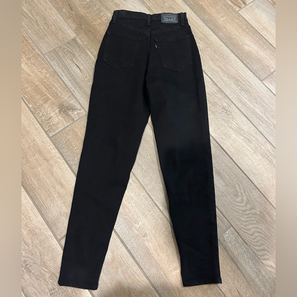 Levis High Waisted Mom Jeans black New with tags Size 24 x 29